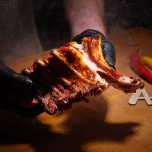 Spareribs gemarineerd en gebraden