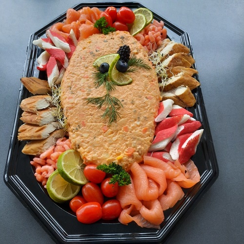 Vissalade opgemaakt